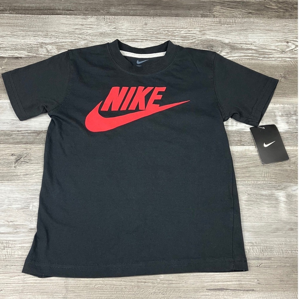 Nike Boys Futura Logo Graphic T-Shirt Black Red Cotton Short Sleeve Size 7 NWT